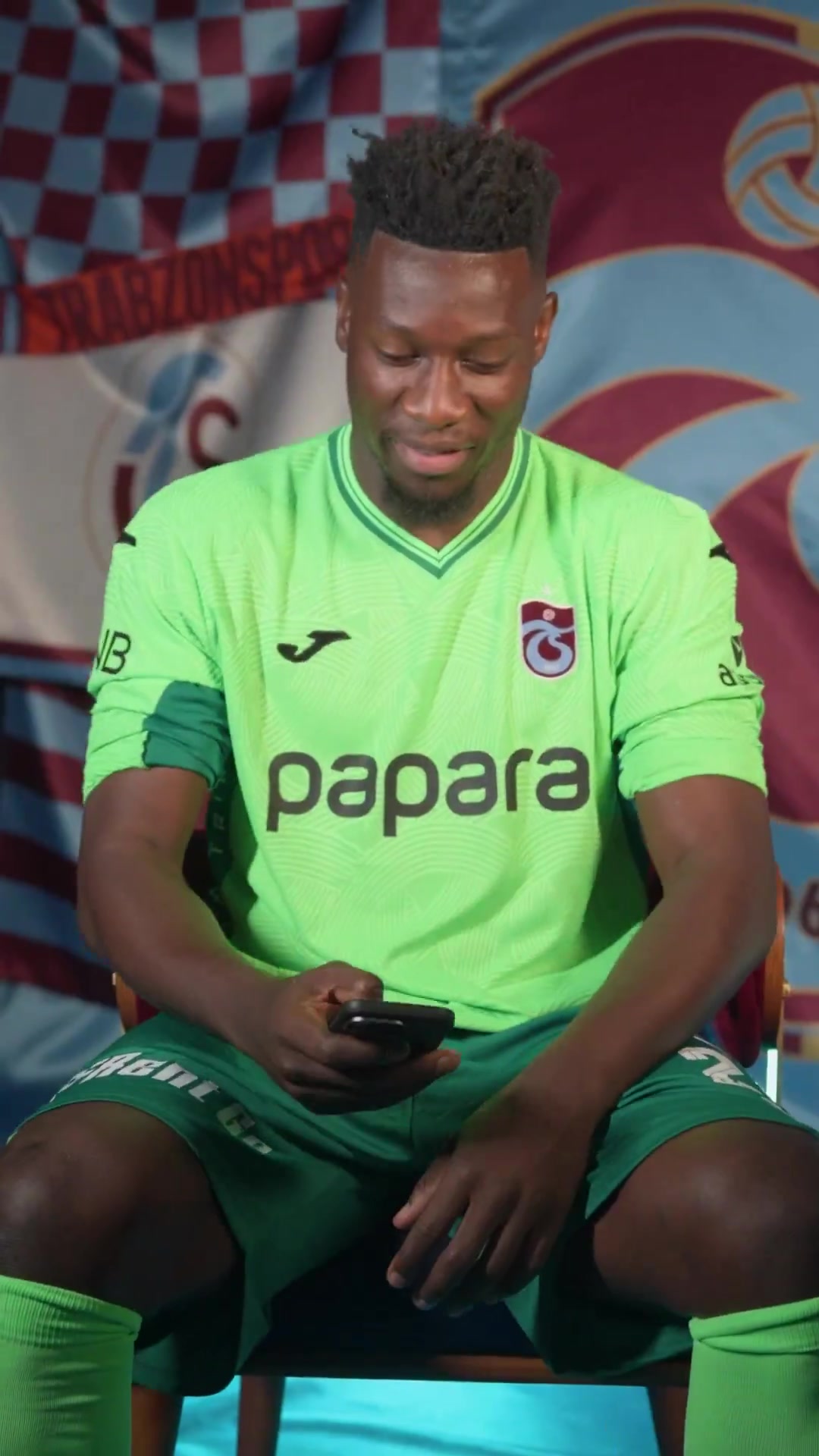 半岛体育APP-奥纳纳官宣视频：将手机壁纸更换，背景音乐是魔性的奥纳纳纳~