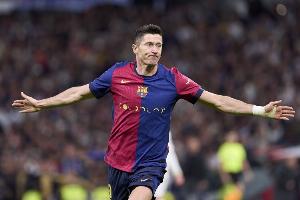 莱万本赛季俱乐部+国家队已打进40球，五大联赛球员中首位